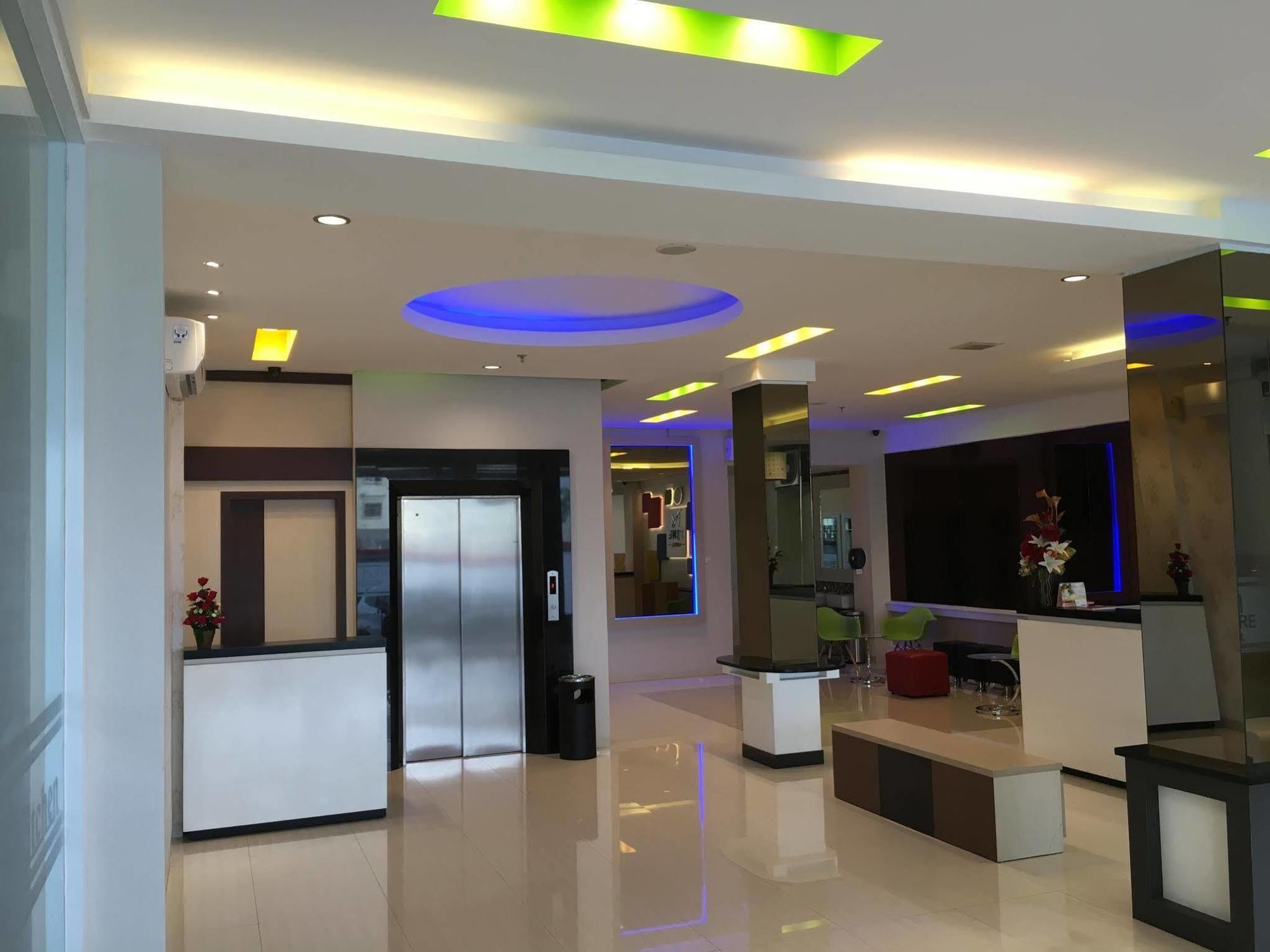 Hotel Msquare Palembang Exterior foto